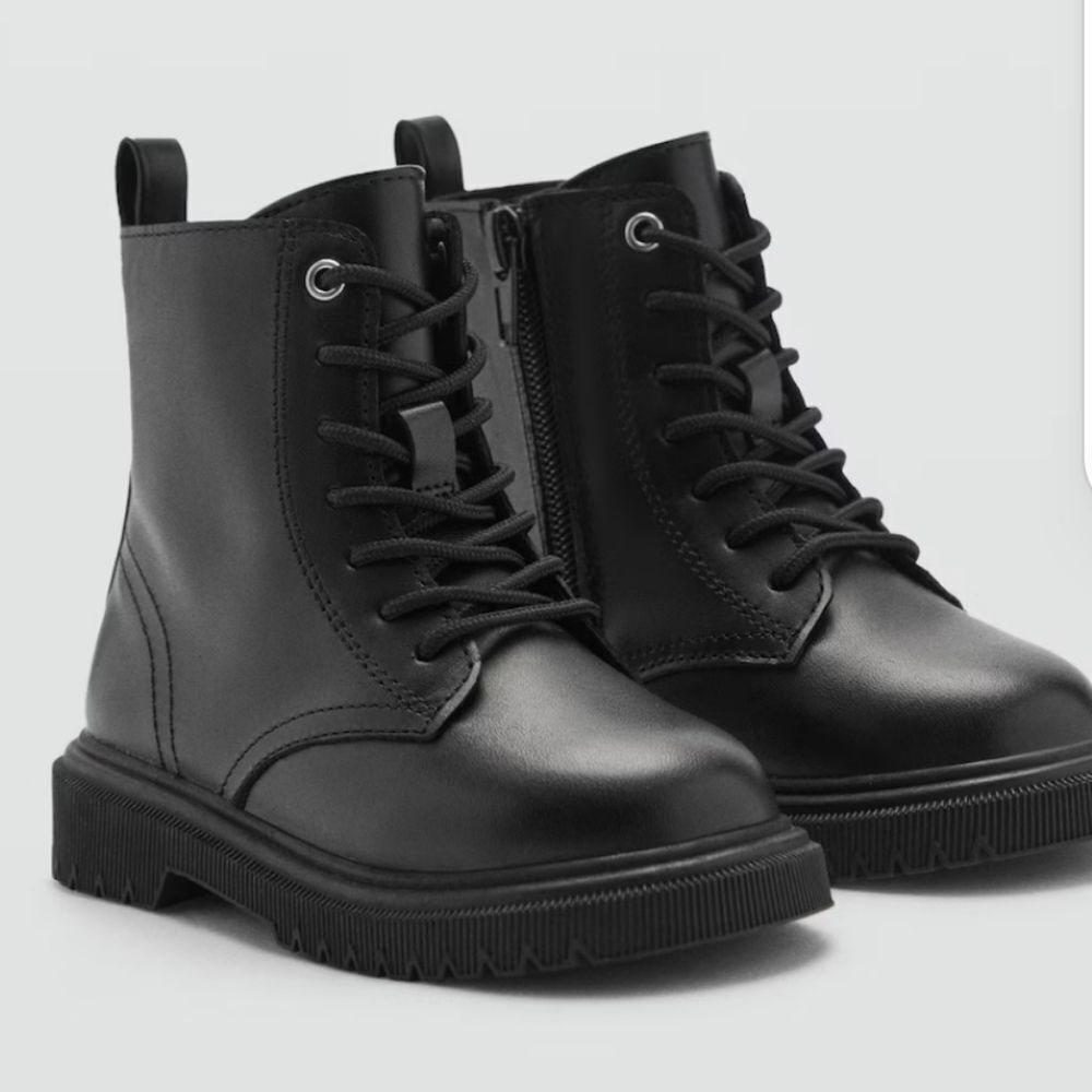 TIME AND TRU LACE UP WOMEN'S ROUND TOE BOOTIES G1